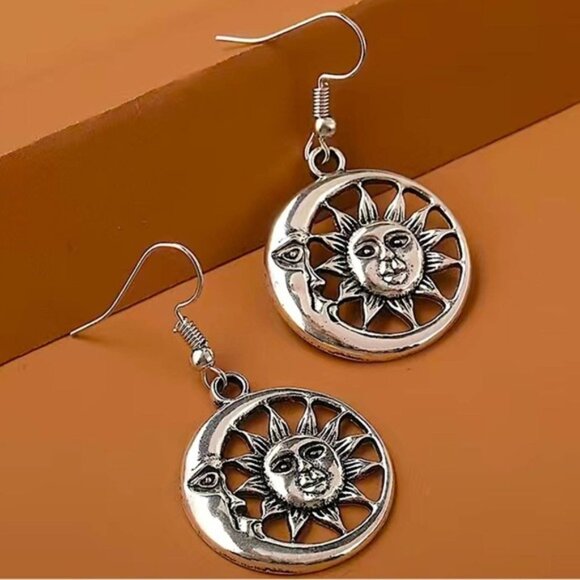 Silver Moon Sun Boho Vintage Fish Hook Dangle Earrings - Picture 1 of 7